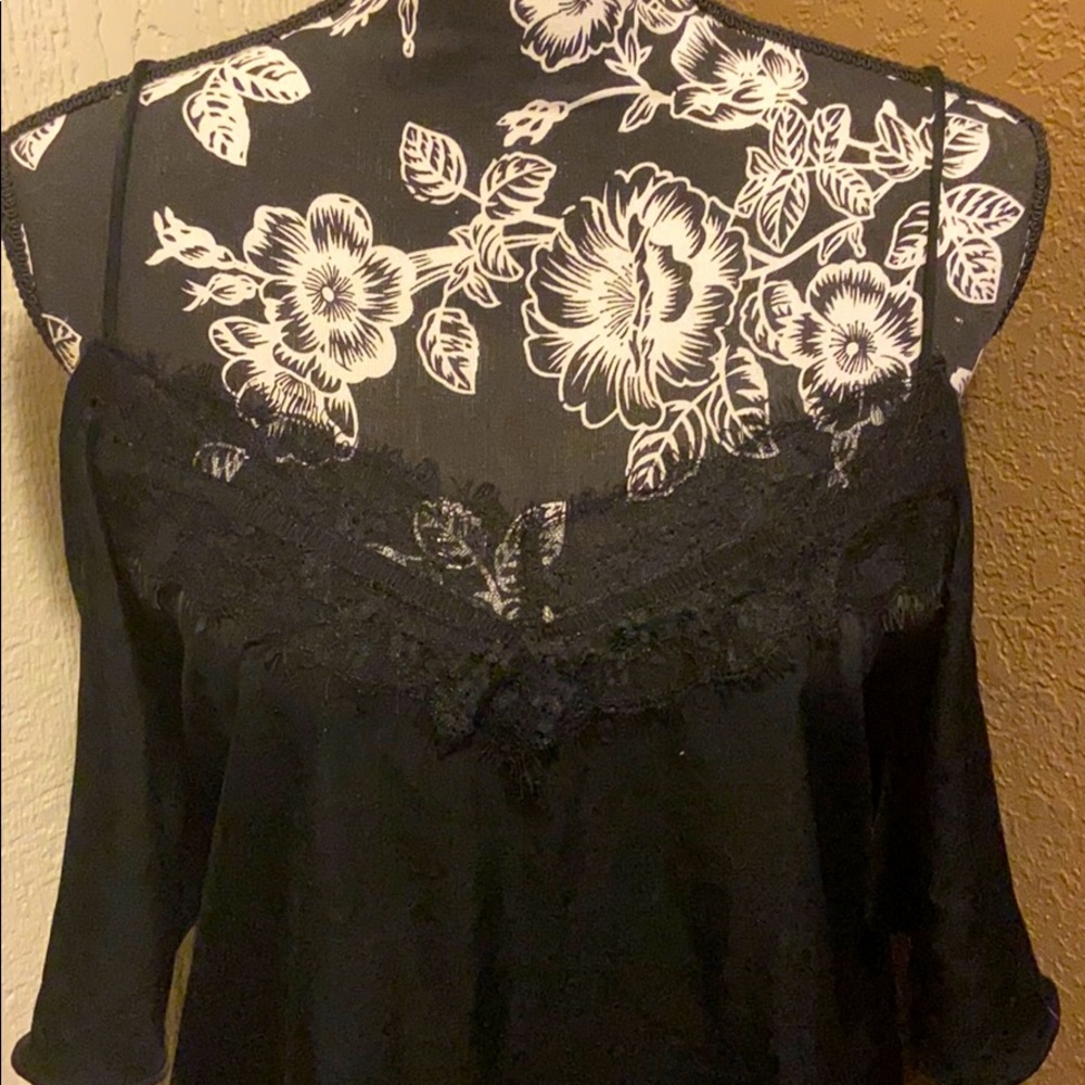 NWOT Aqua cold shoulder top